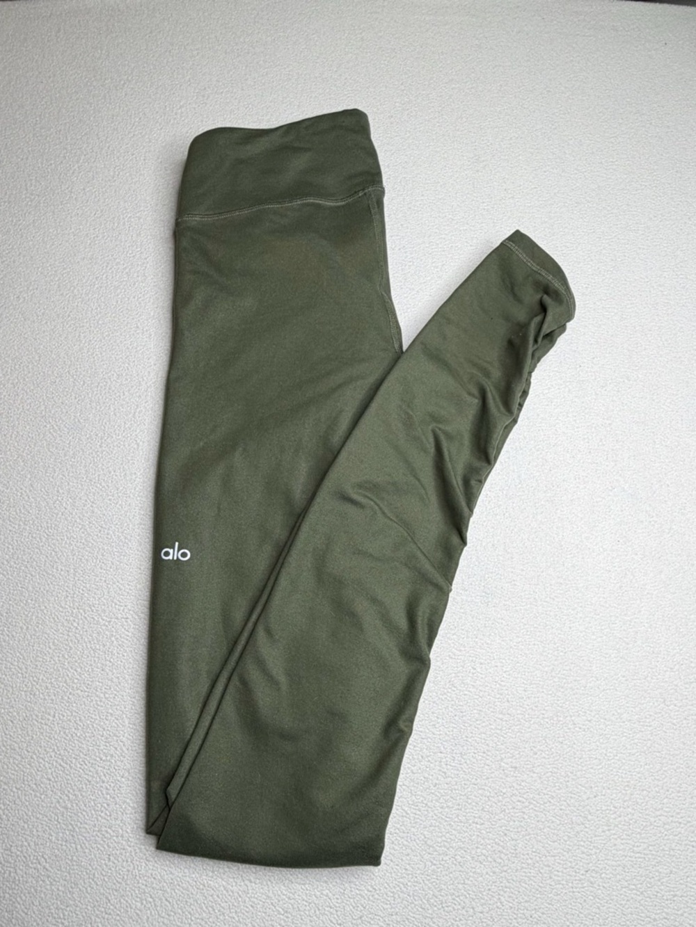 Alo Yoga Idol Ruched Leggings•Olive Green - Picture 9 of 13
